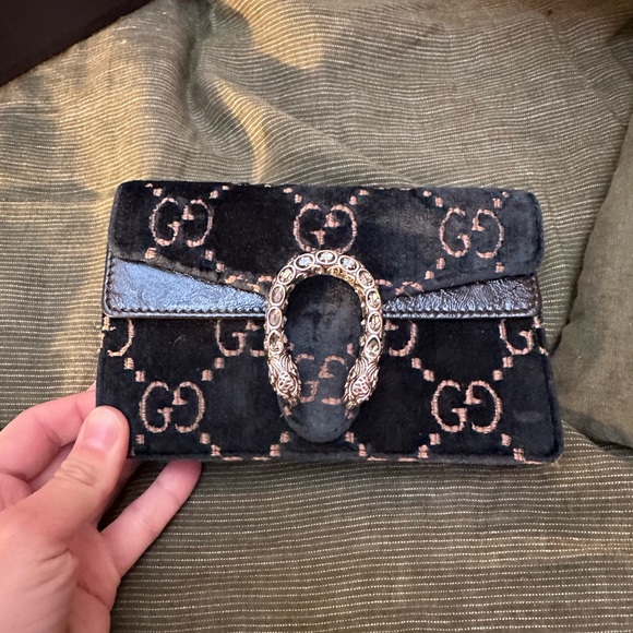 Gucci Handbags - Gucci clutch